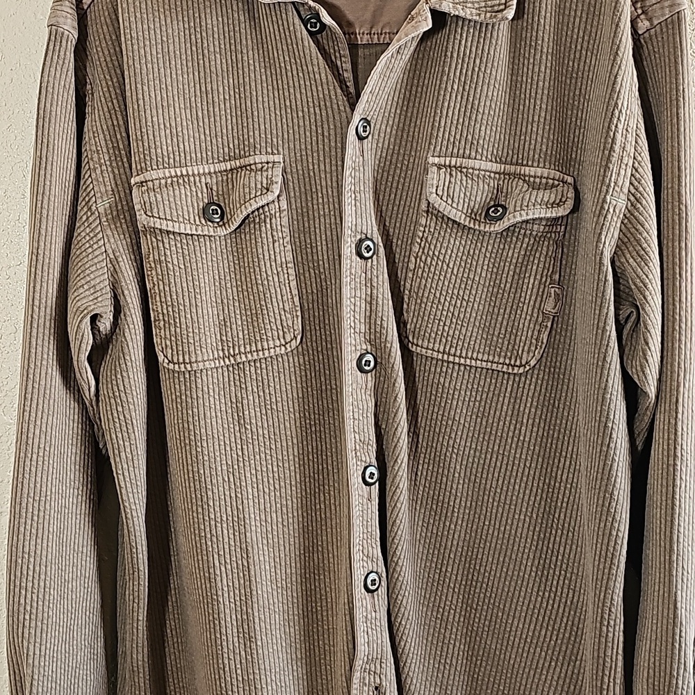 Vintage Tommy Bahama Button-Down Shirt. - Picture 2 of 7